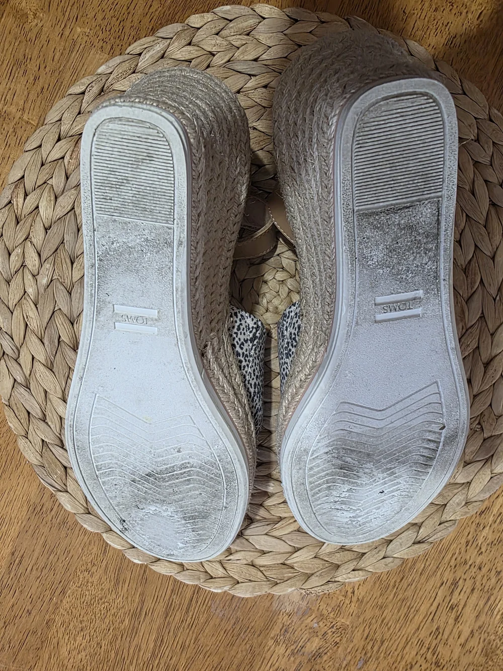 Toms leopard print